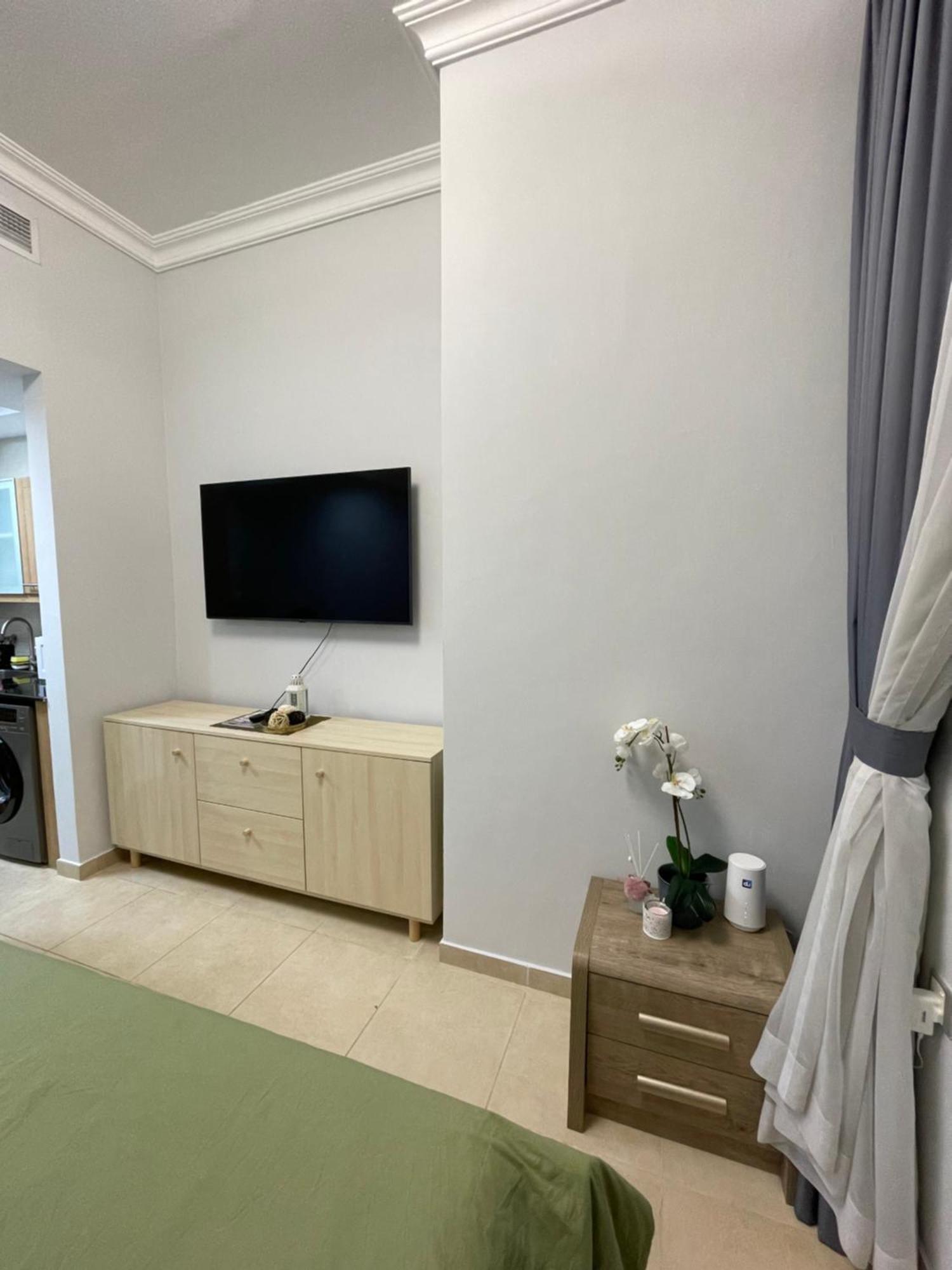 Apartment Stylish With Stunning Marina View